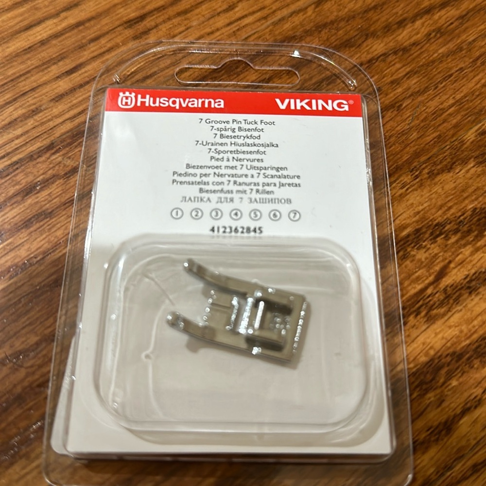 Husqvarna Viking 7 Groove Pin Tuck Foot
